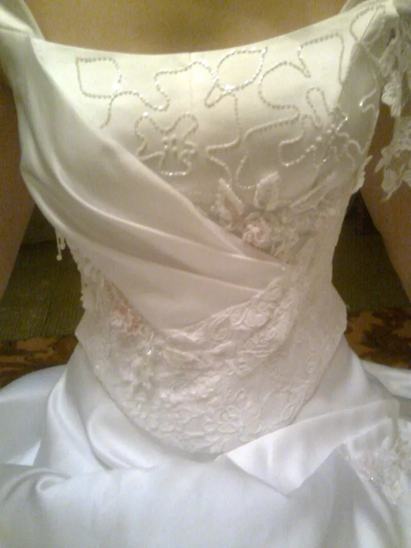 продается свадебное платье  2