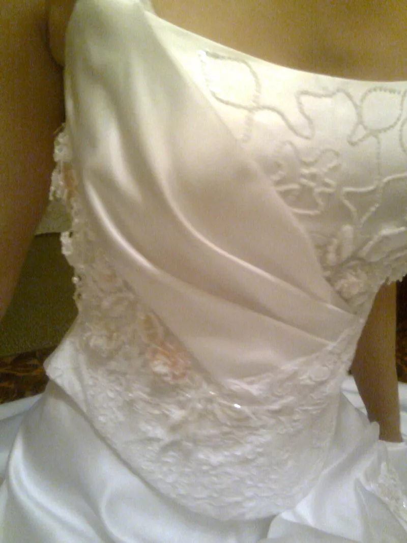 продается свадебное платье  3
