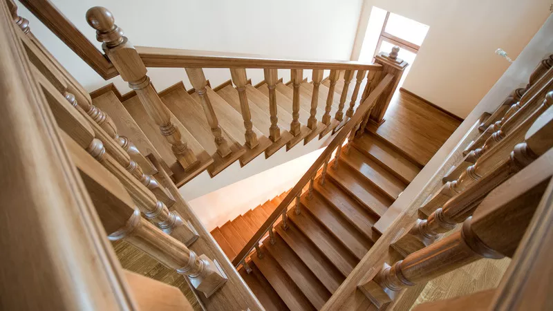 Монтаж деревянных лестниц в домах 2