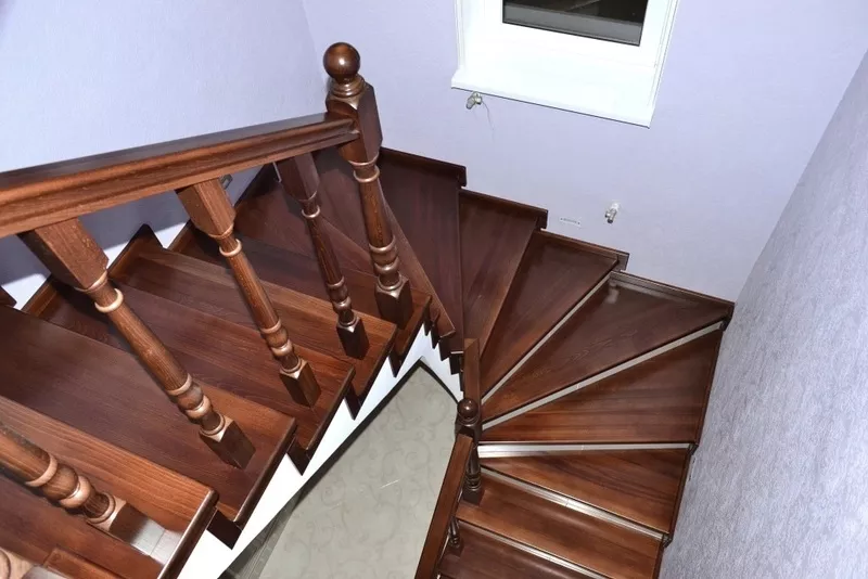 Монтаж деревянных лестниц в домах 3